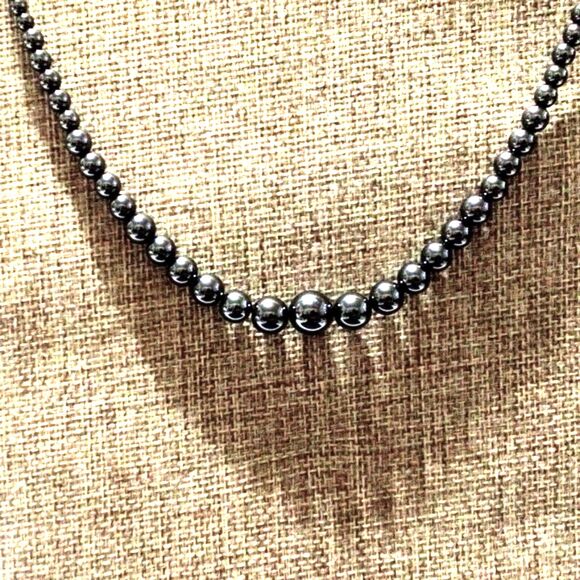 Vintage Graduated Hematite Stone Beaded Necklace - Picture 5 of 7